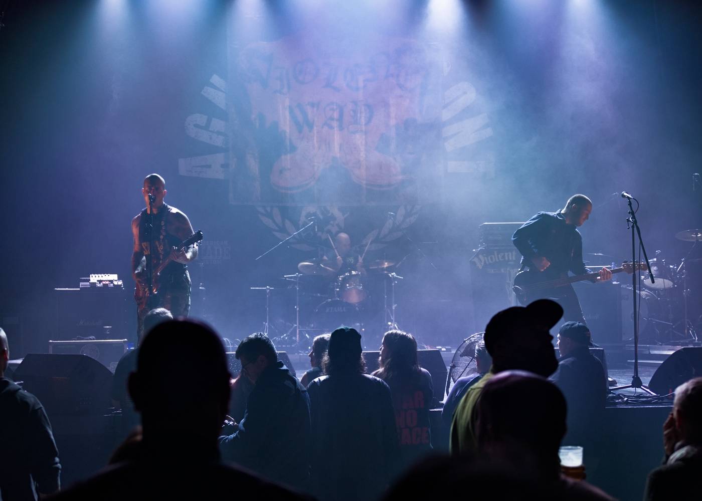 Punková jízda v Praze, v Paláci Akropolis řádili Agnostic Front