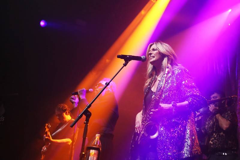 Saxofonová jízda Candy Dulfer. Funky saxy lady pobláznila Bratislavu