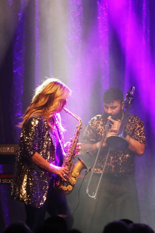 Saxofonová jízda Candy Dulfer. Funky saxy lady pobláznila Bratislavu