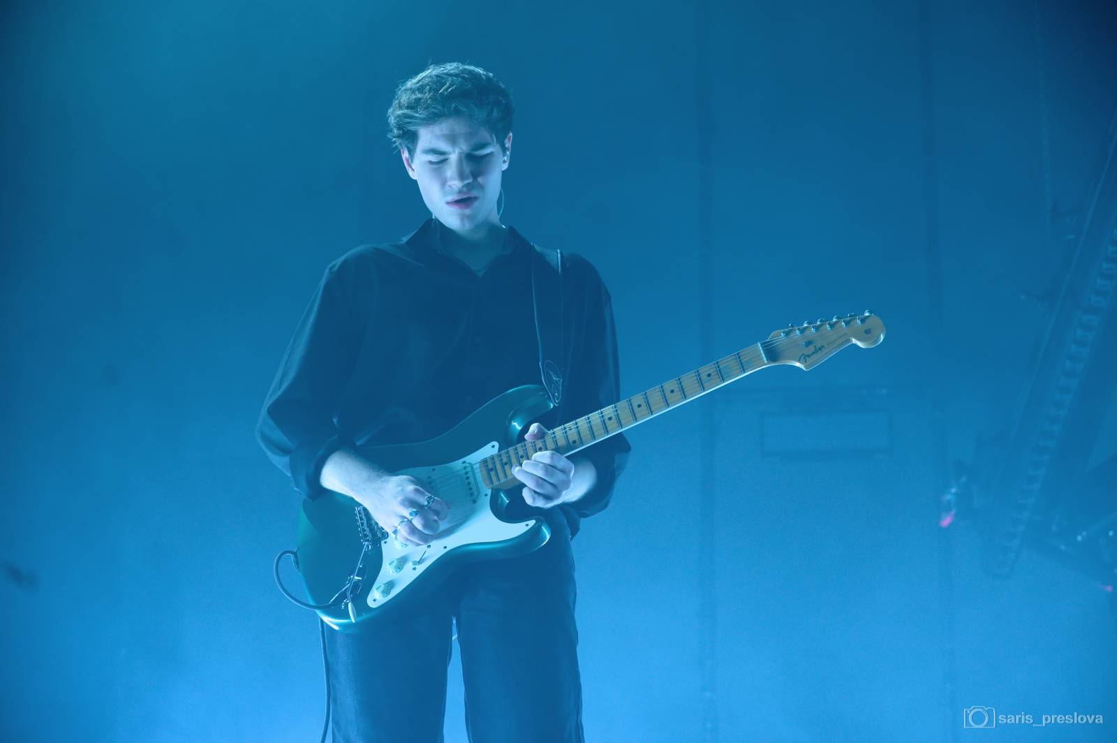 Sofian Medjmedj má za sebou největší show svého života, koncert ve Foru Karlín několikrát kvůli omdlévajícím fanynkám pozastavil