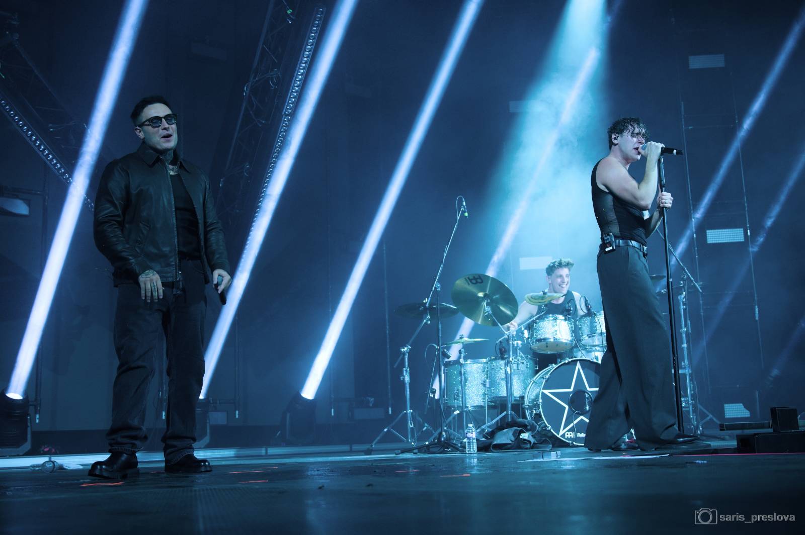 Sofian Medjmedj má za sebou největší show svého života, koncert ve Foru Karlín několikrát kvůli omdlévajícím fanynkám pozastavil