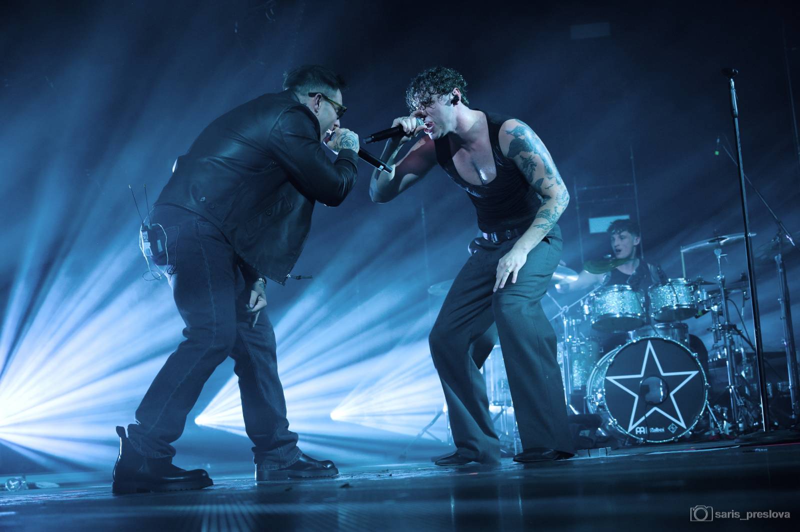 Sofian Medjmedj má za sebou největší show svého života, koncert ve Foru Karlín několikrát kvůli omdlévajícím fanynkám pozastavil