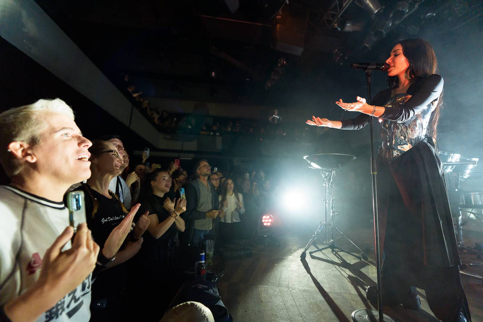 Giolì & Assia bavily vyprodaný Lucerna Music Bar, předskakovala jim Němka Joplyn