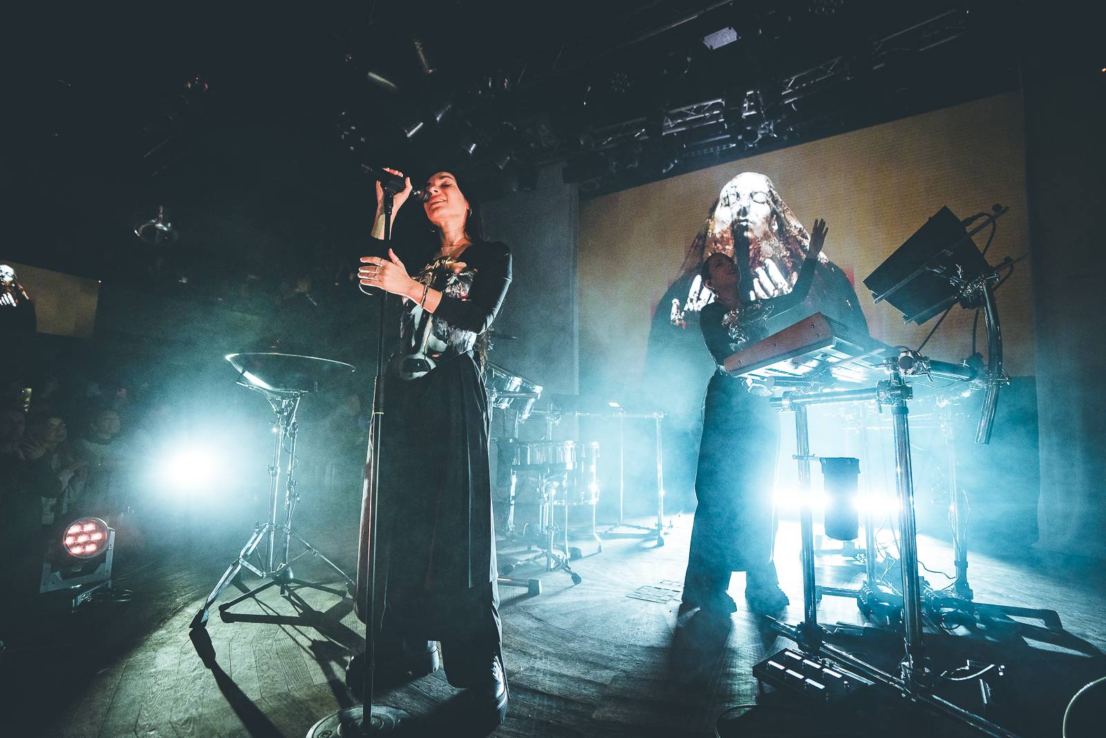 Giolì & Assia bavily vyprodaný Lucerna Music Bar, předskakovala jim Němka Joplyn