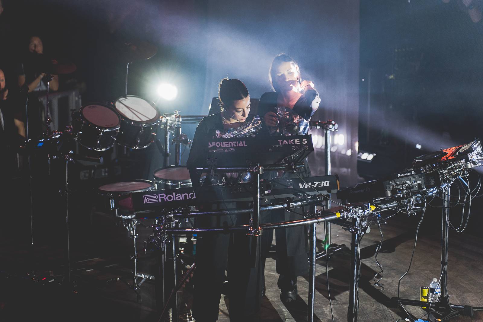 Giolì & Assia bavily vyprodaný Lucerna Music Bar, předskakovala jim Němka Joplyn