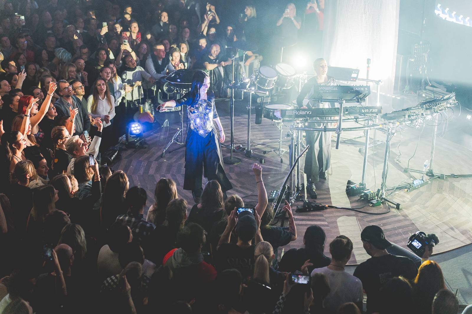 Giolì & Assia bavily vyprodaný Lucerna Music Bar, předskakovala jim Němka Joplyn