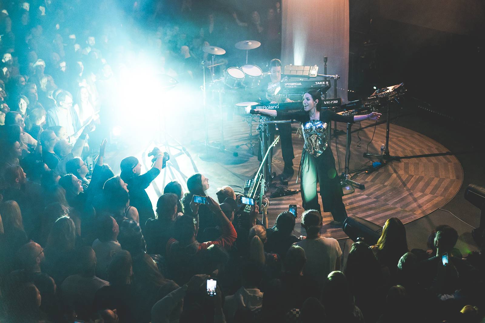 Giolì & Assia bavily vyprodaný Lucerna Music Bar, předskakovala jim Němka Joplyn