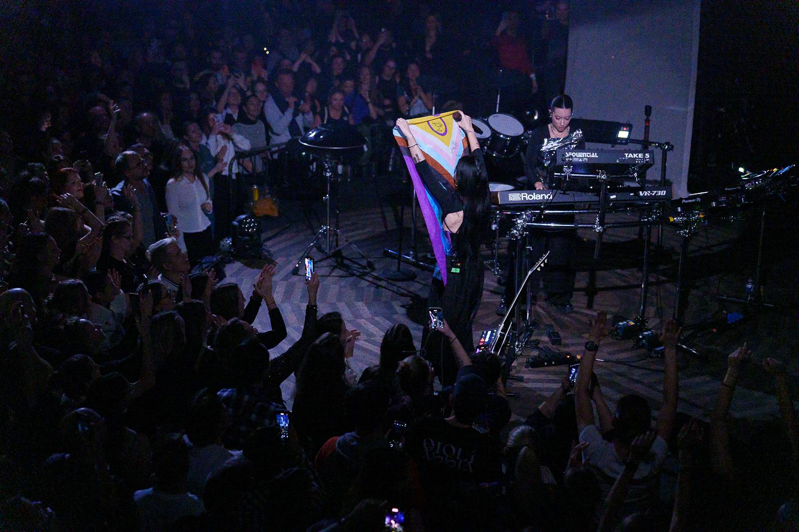 Giolì & Assia bavily vyprodaný Lucerna Music Bar, předskakovala jim Němka Joplyn