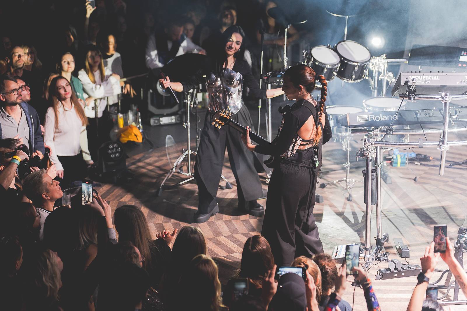 Giolì & Assia bavily vyprodaný Lucerna Music Bar, předskakovala jim Němka Joplyn