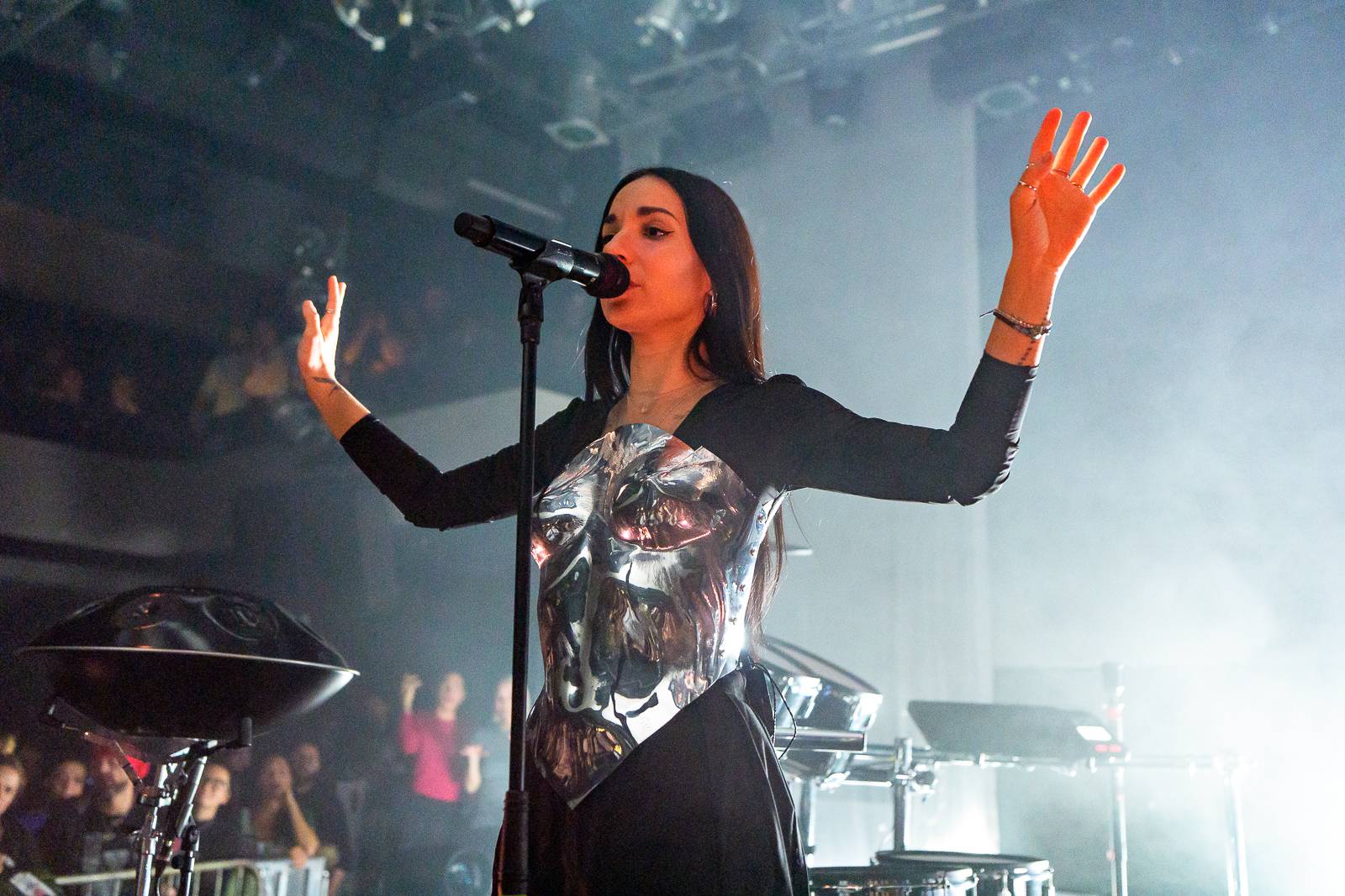 Giolì & Assia bavily vyprodaný Lucerna Music Bar, předskakovala jim Němka Joplyn