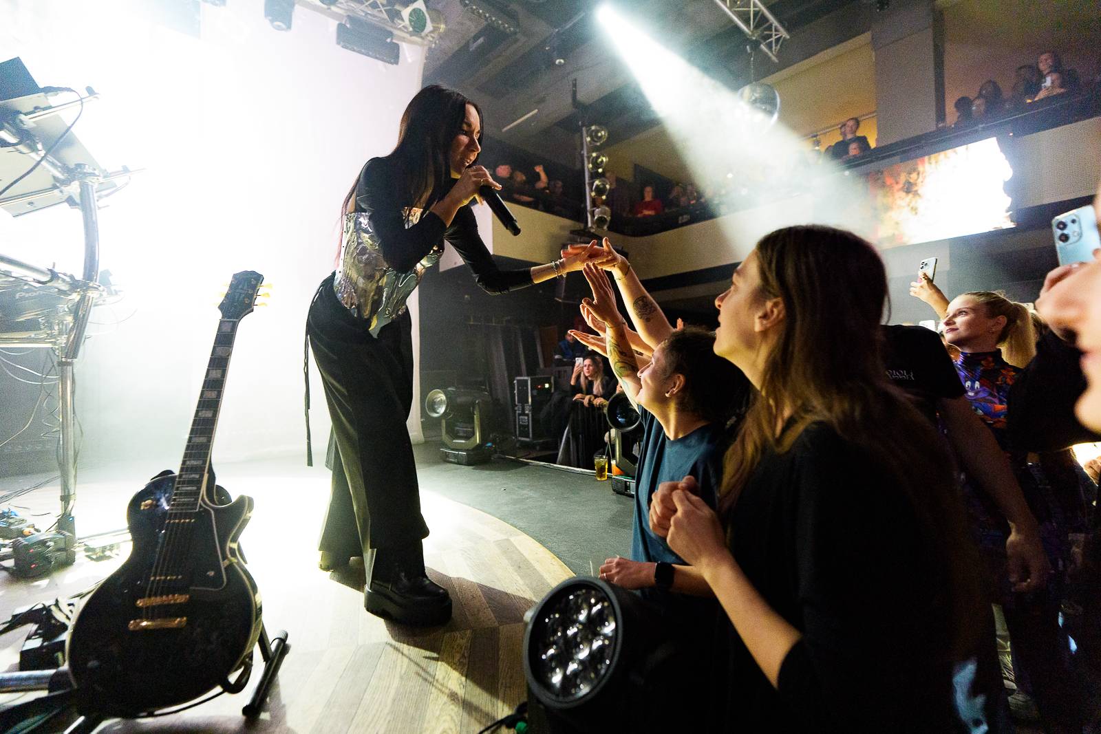 Giolì & Assia bavily vyprodaný Lucerna Music Bar, předskakovala jim Němka Joplyn