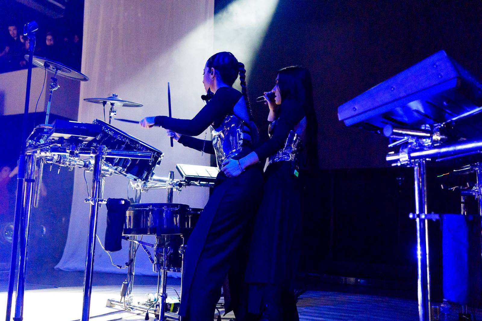 Giolì & Assia bavily vyprodaný Lucerna Music Bar, předskakovala jim Němka Joplyn