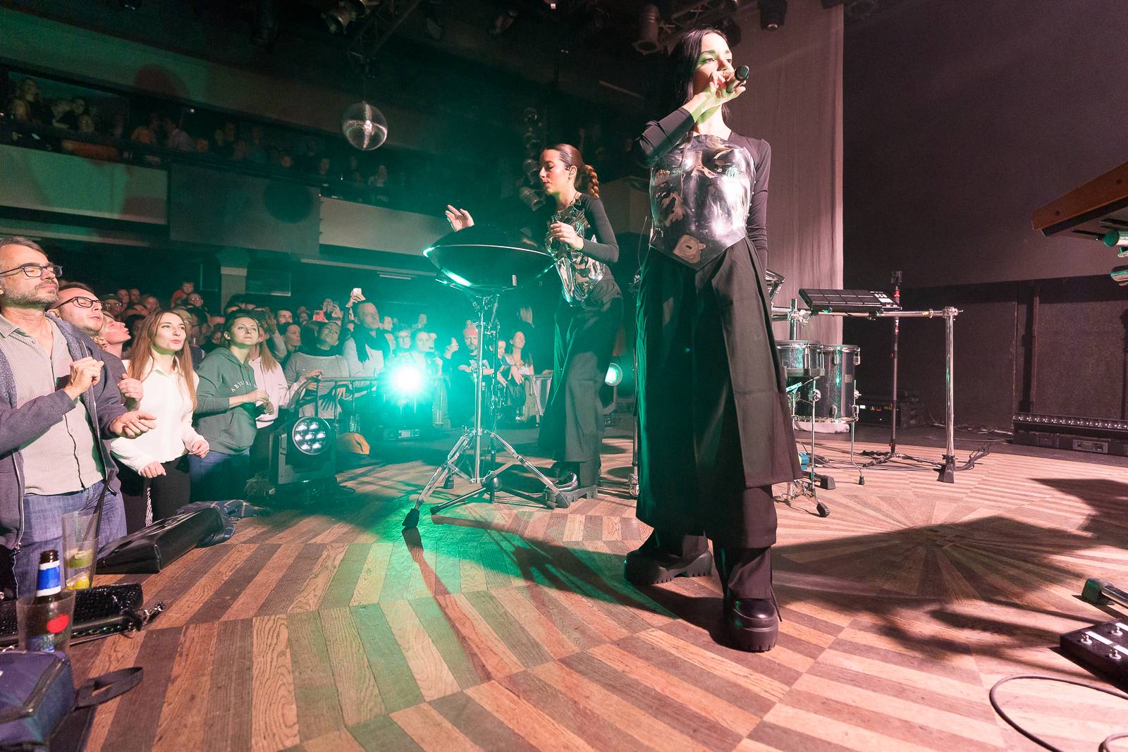 Giolì & Assia bavily vyprodaný Lucerna Music Bar, předskakovala jim Němka Joplyn