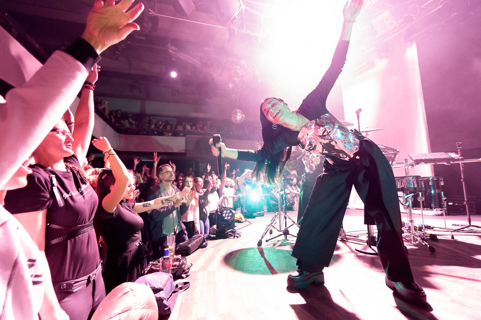Giolì & Assia bavily vyprodaný Lucerna Music Bar, předskakovala jim Němka Joplyn