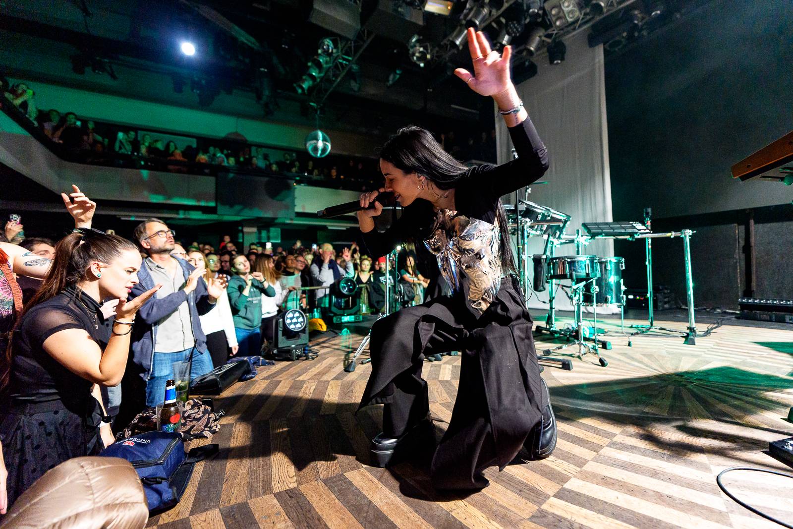 Giolì & Assia bavily vyprodaný Lucerna Music Bar, předskakovala jim Němka Joplyn