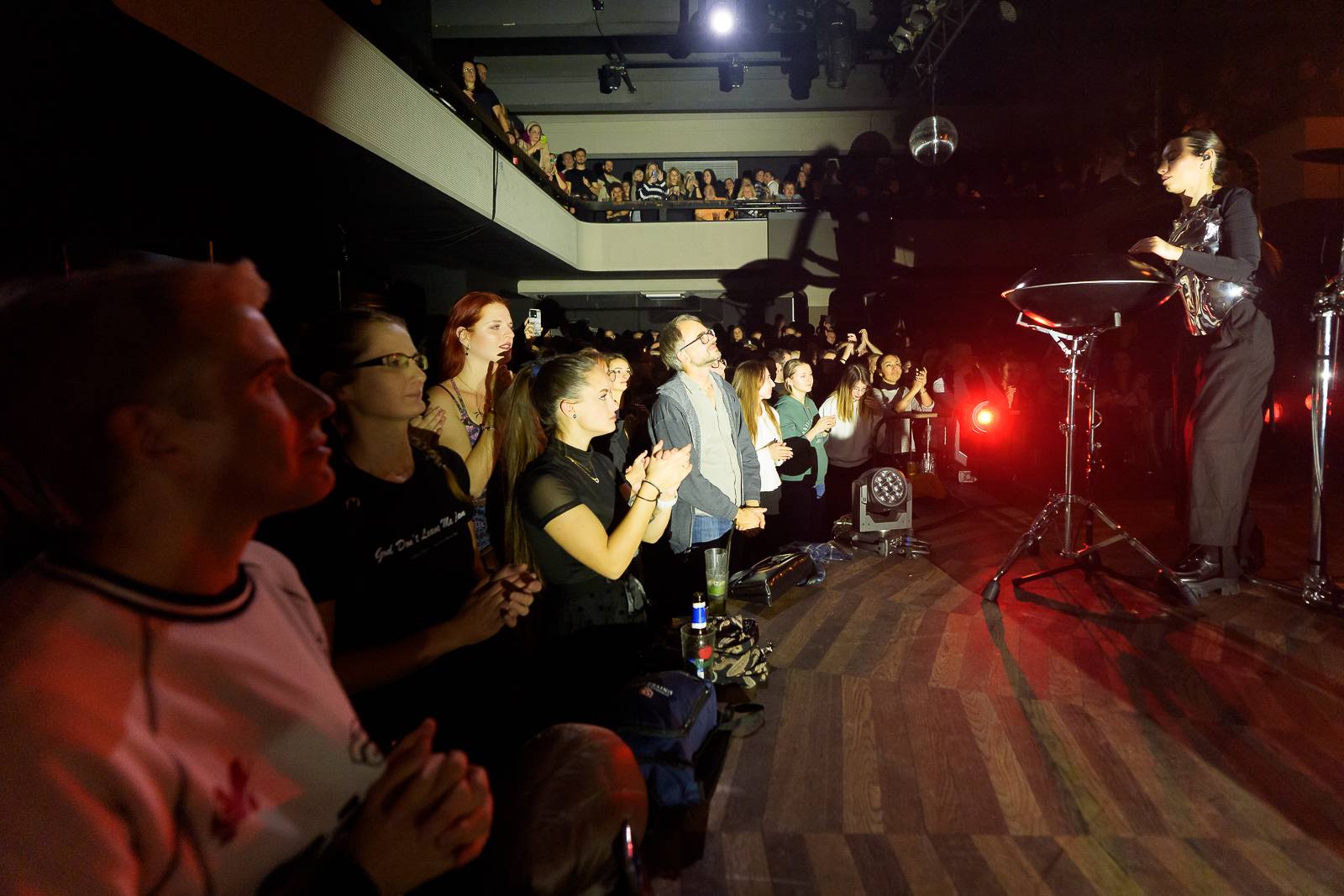 Giolì & Assia bavily vyprodaný Lucerna Music Bar, předskakovala jim Němka Joplyn