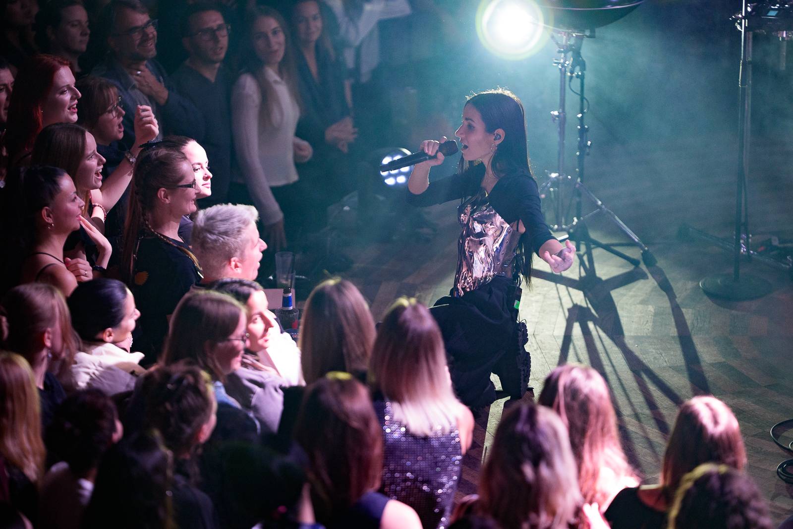 Giolì & Assia bavily vyprodaný Lucerna Music Bar, předskakovala jim Němka Joplyn