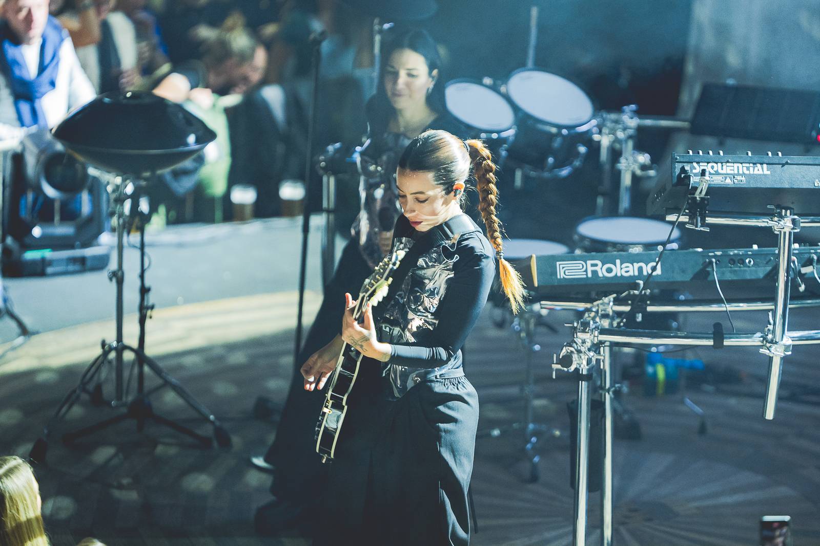 Giolì & Assia bavily vyprodaný Lucerna Music Bar, předskakovala jim Němka Joplyn