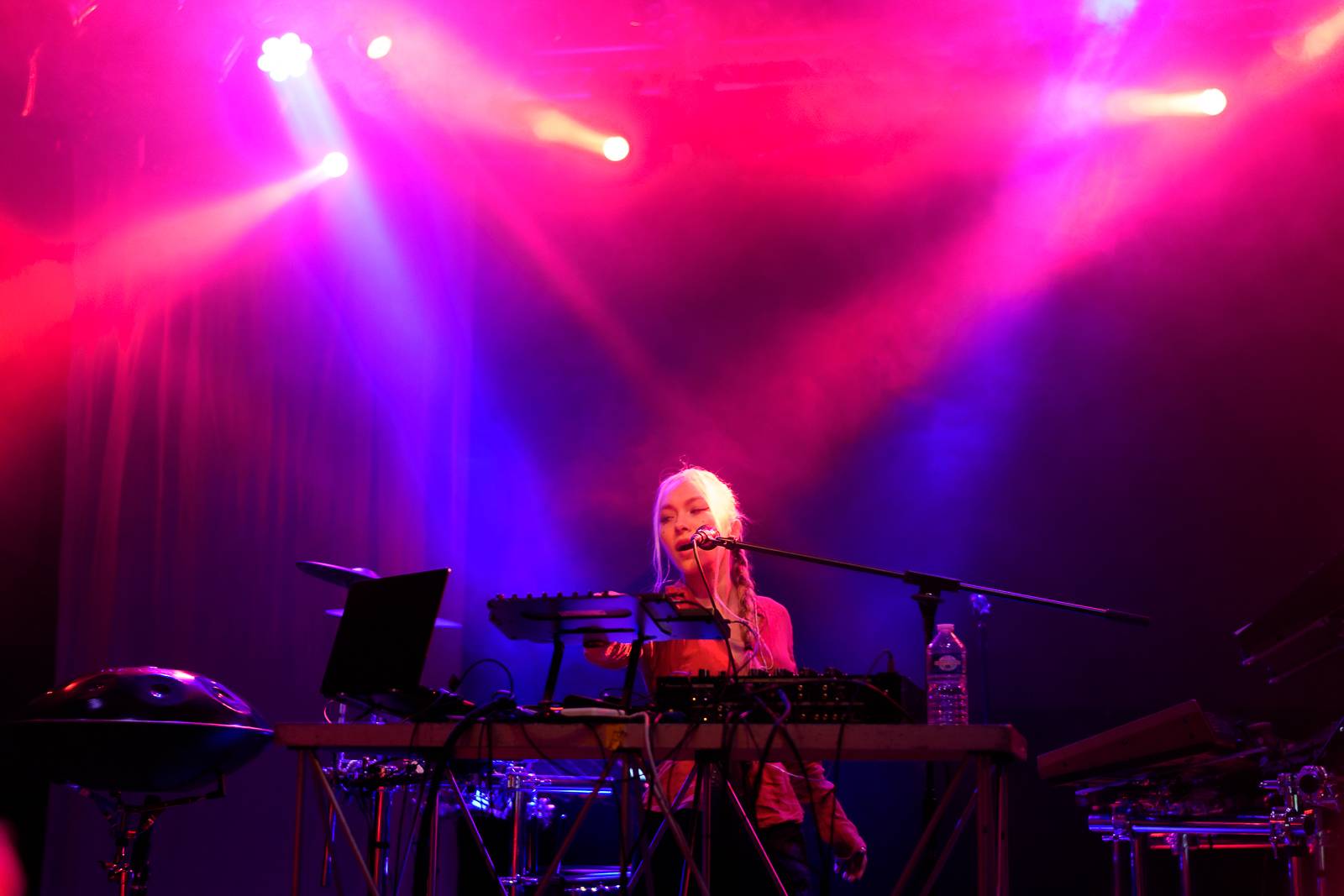 Giolì & Assia bavily vyprodaný Lucerna Music Bar, předskakovala jim Němka Joplyn