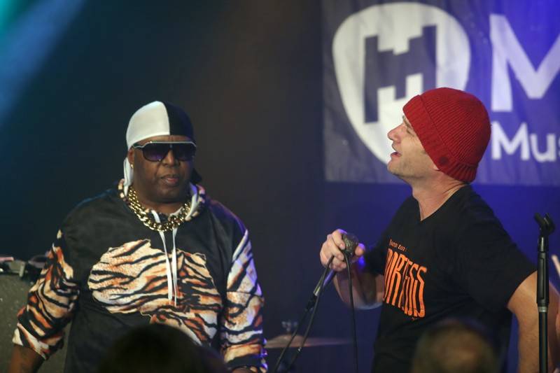 Portless přivezli do Brna nové album Recharged, pokřtily jim ho fanynky