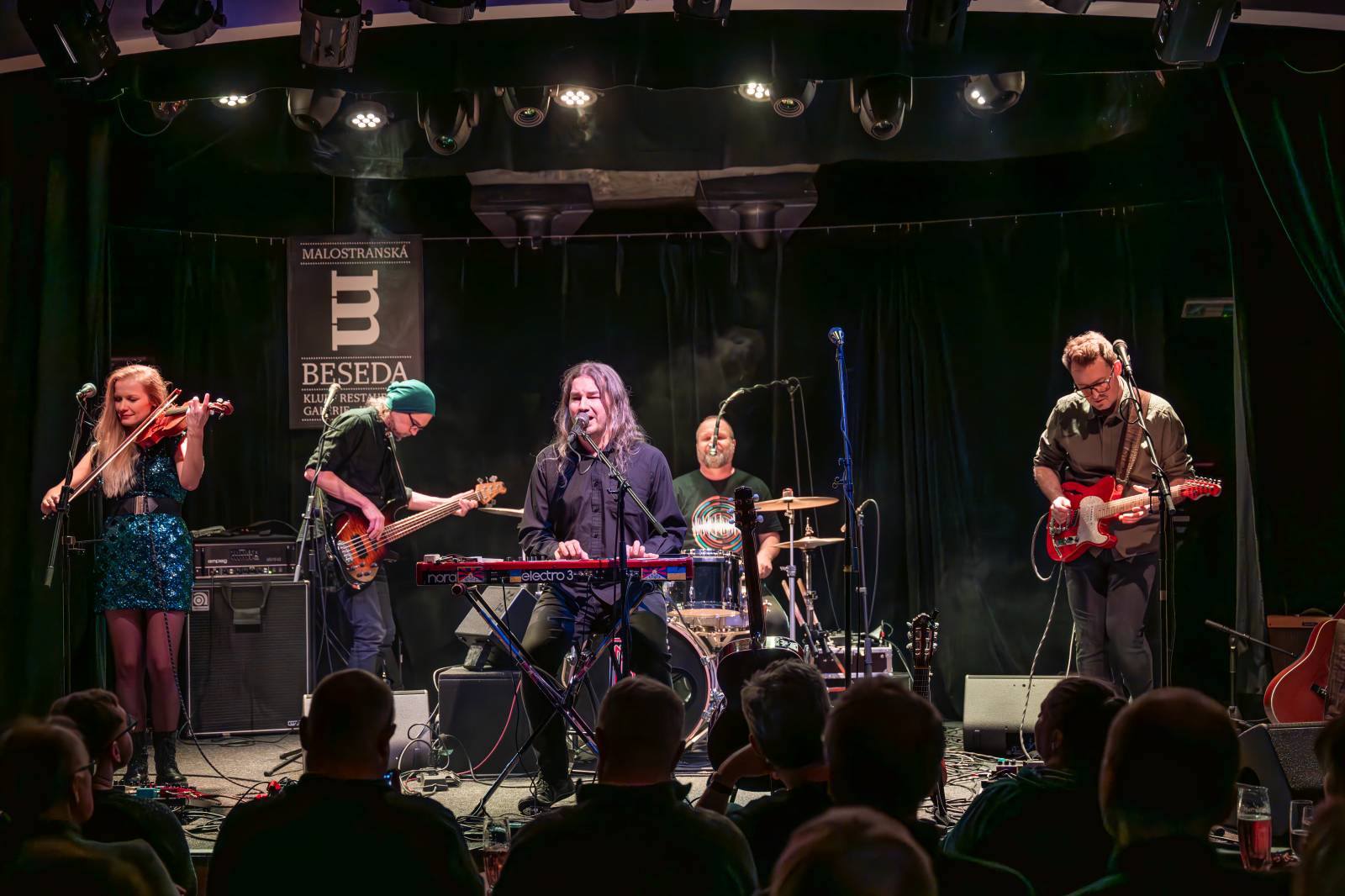 Ondřej Fencl a Hromosvod oslavili v Malostranské besedě třicet let na scéně