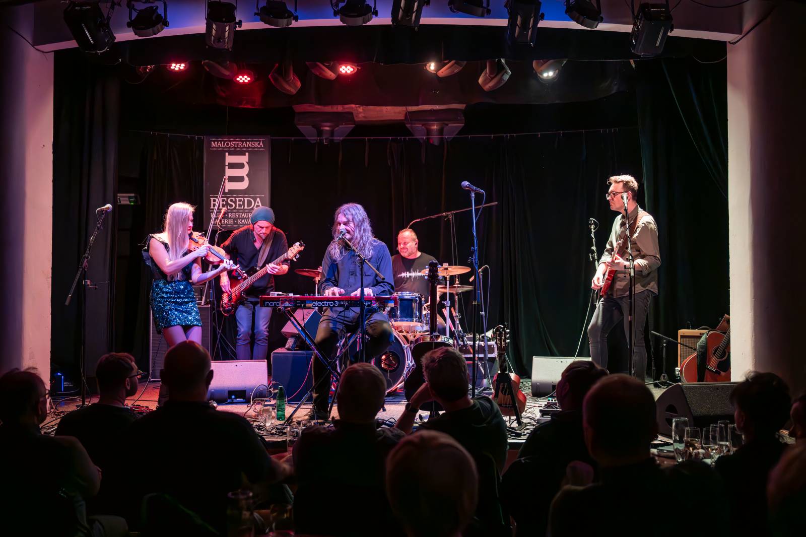 Ondřej Fencl a Hromosvod oslavili v Malostranské besedě třicet let na scéně