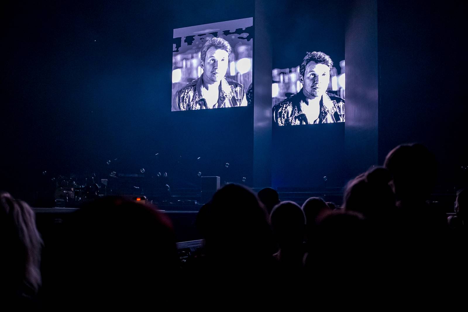 Kvalitní hudba, špičkoví tanečníci a emocemi nabitá show. Vojtěch Dyk si splnil sen a učaroval O2 areně