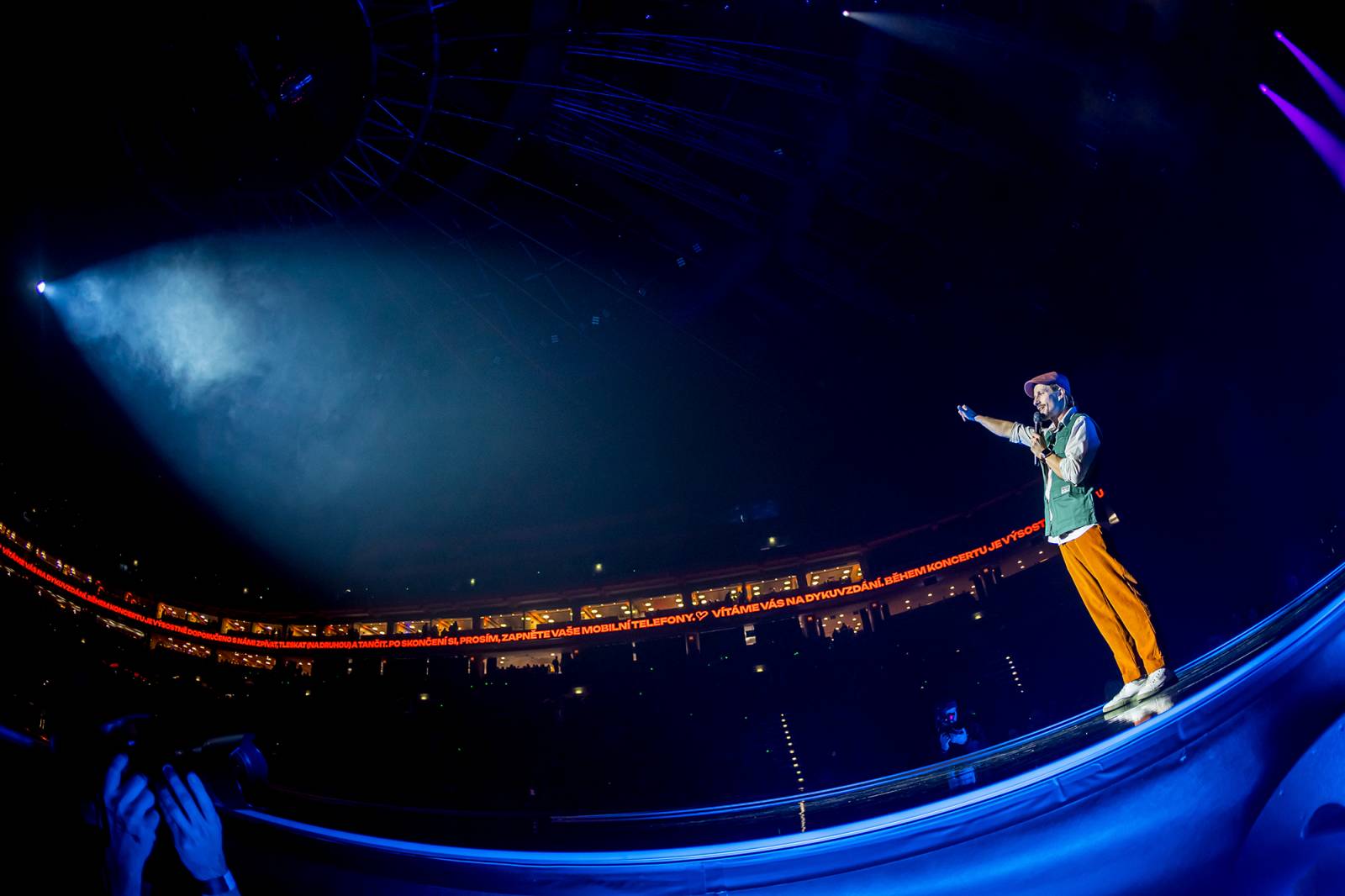 Kvalitní hudba, špičkoví tanečníci a emocemi nabitá show. Vojtěch Dyk si splnil sen a učaroval O2 areně