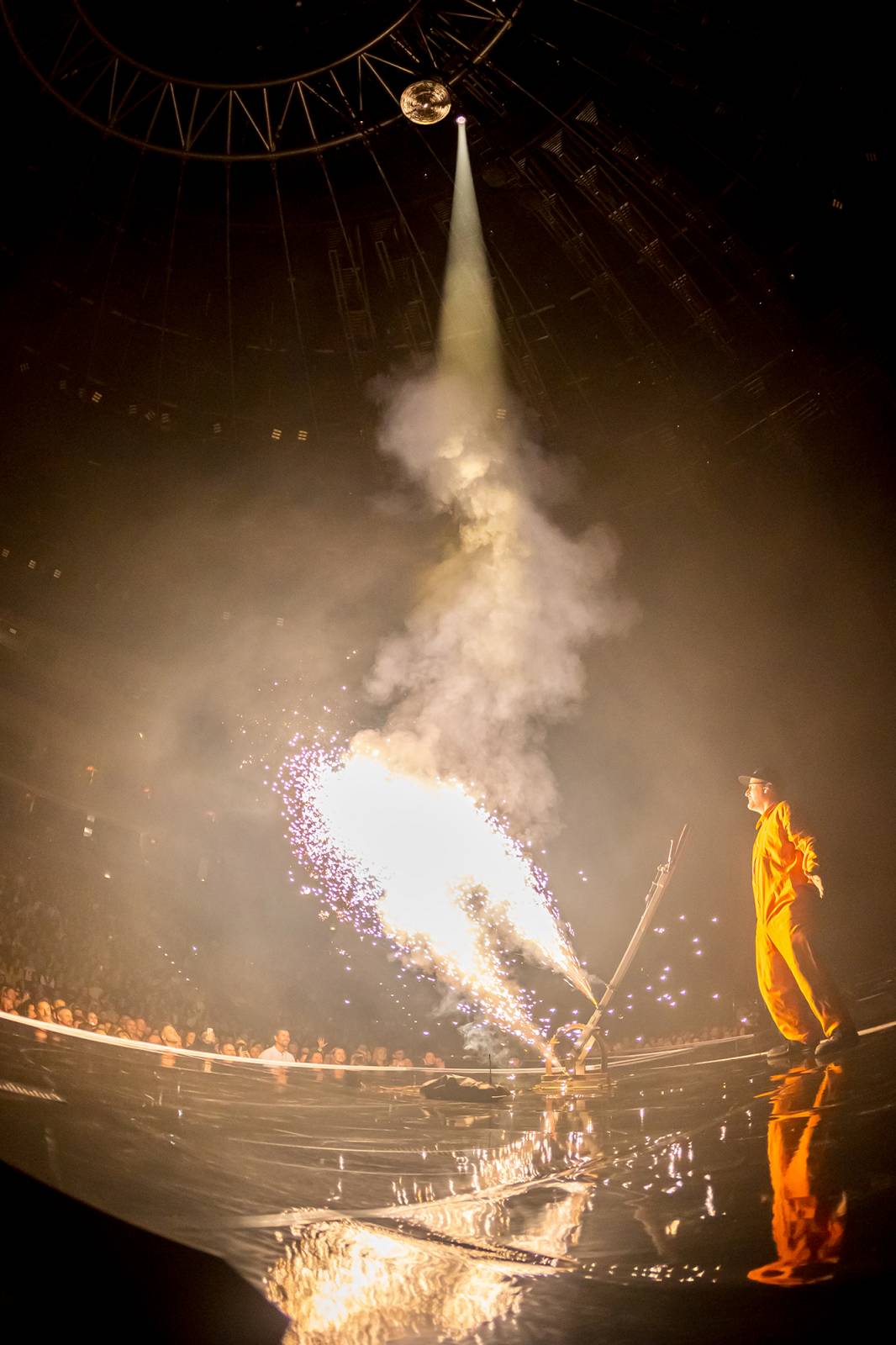 Kvalitní hudba, špičkoví tanečníci a emocemi nabitá show. Vojtěch Dyk si splnil sen a učaroval O2 areně