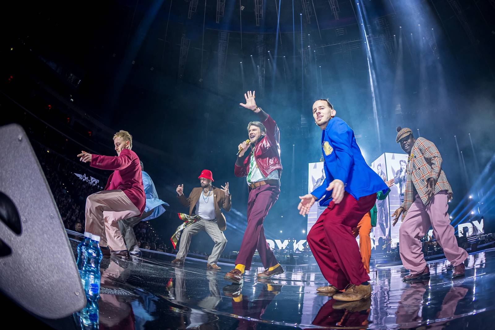 Kvalitní hudba, špičkoví tanečníci a emocemi nabitá show. Vojtěch Dyk si splnil sen a učaroval O2 areně