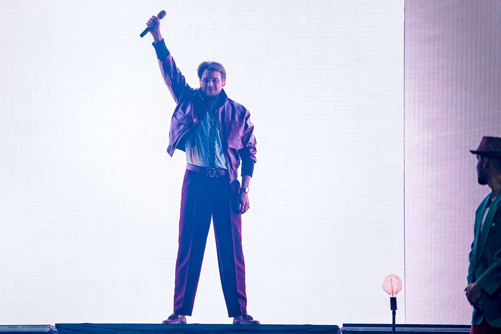 Kvalitní hudba, špičkoví tanečníci a emocemi nabitá show. Vojtěch Dyk si splnil sen a učaroval O2 areně