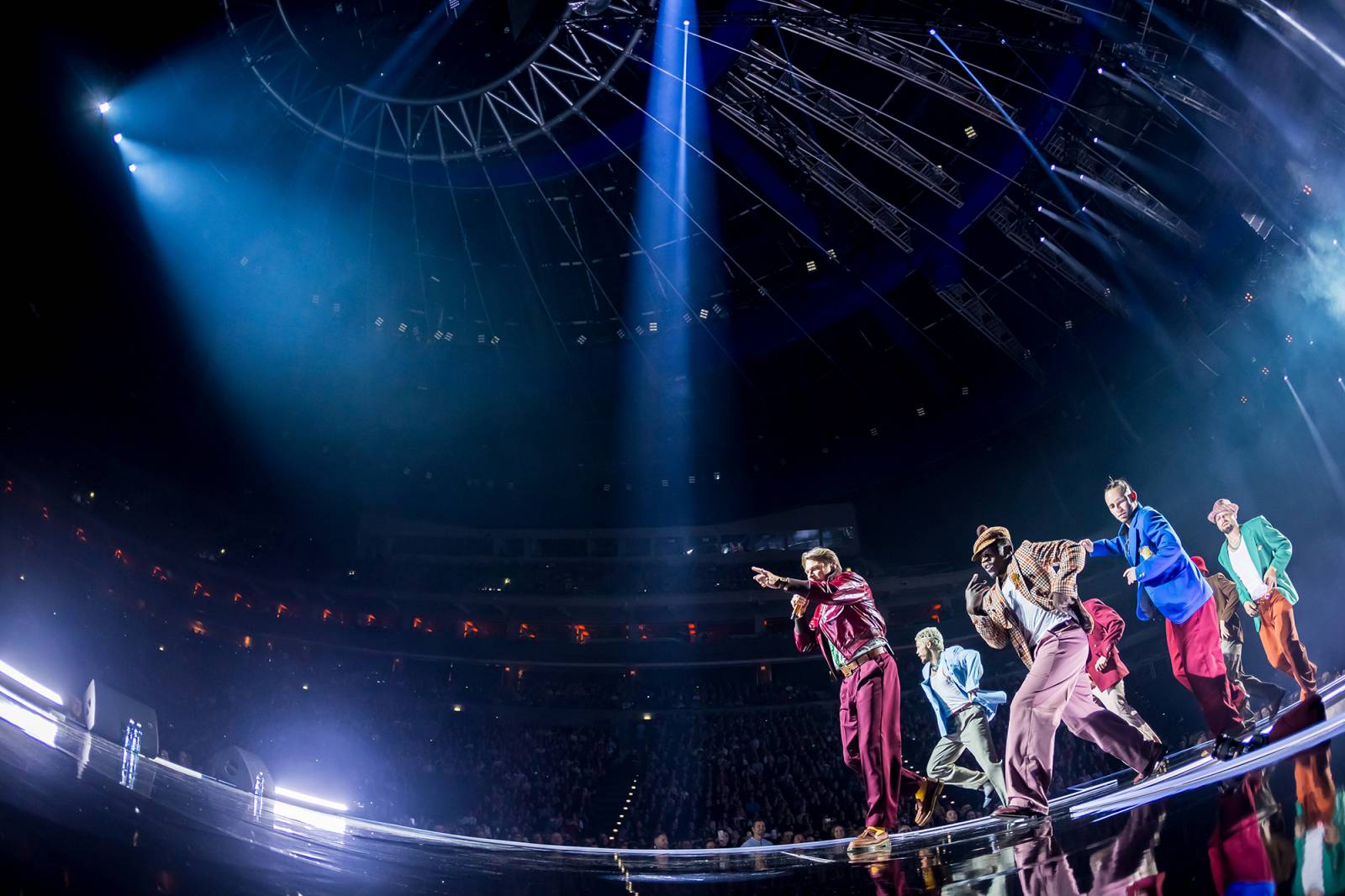 Kvalitní hudba, špičkoví tanečníci a emocemi nabitá show. Vojtěch Dyk si splnil sen a učaroval O2 areně