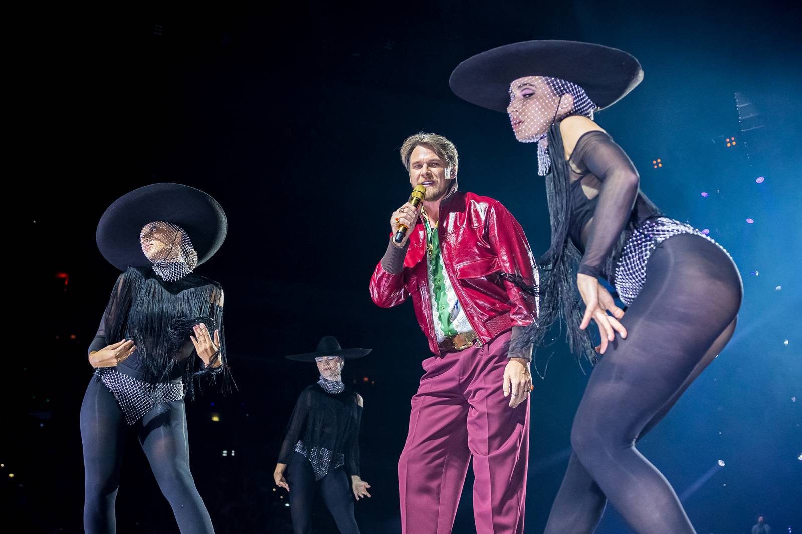 Kvalitní hudba, špičkoví tanečníci a emocemi nabitá show. Vojtěch Dyk si splnil sen a učaroval O2 areně