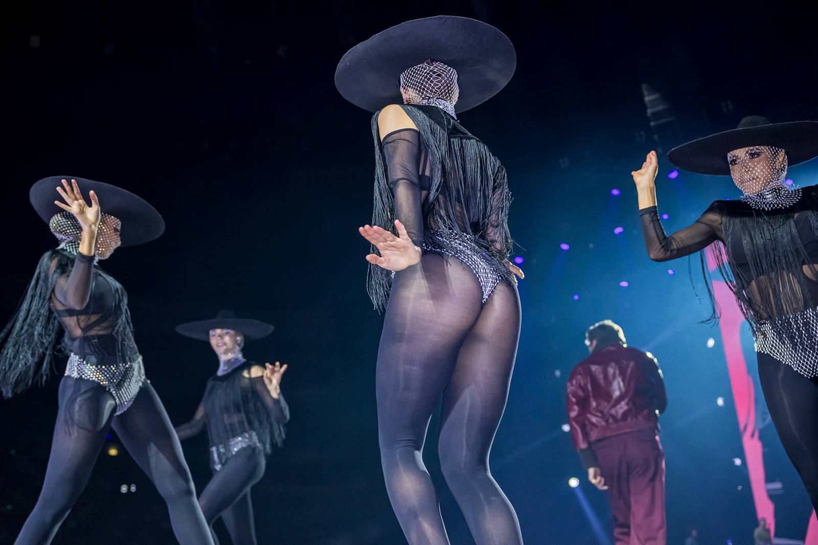 Kvalitní hudba, špičkoví tanečníci a emocemi nabitá show. Vojtěch Dyk si splnil sen a učaroval O2 areně