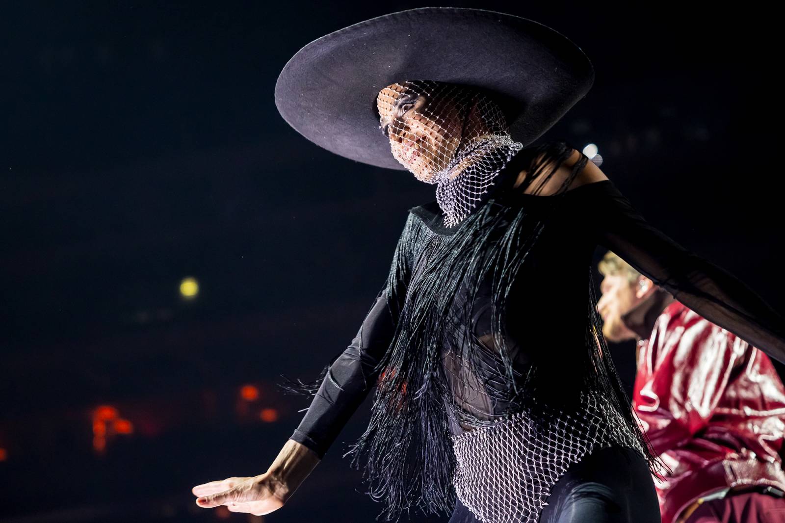 Kvalitní hudba, špičkoví tanečníci a emocemi nabitá show. Vojtěch Dyk si splnil sen a učaroval O2 areně