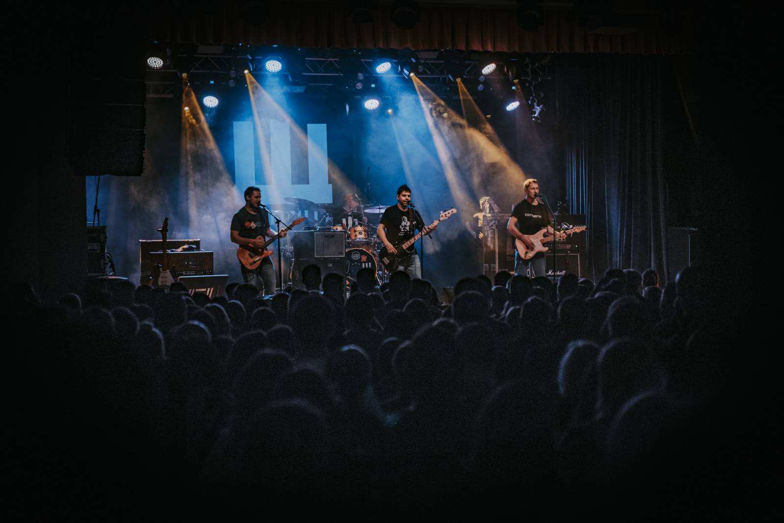 Wohnout zase elektricky. Kapela roztančila Plzeň, jejím hostem byli Resumé