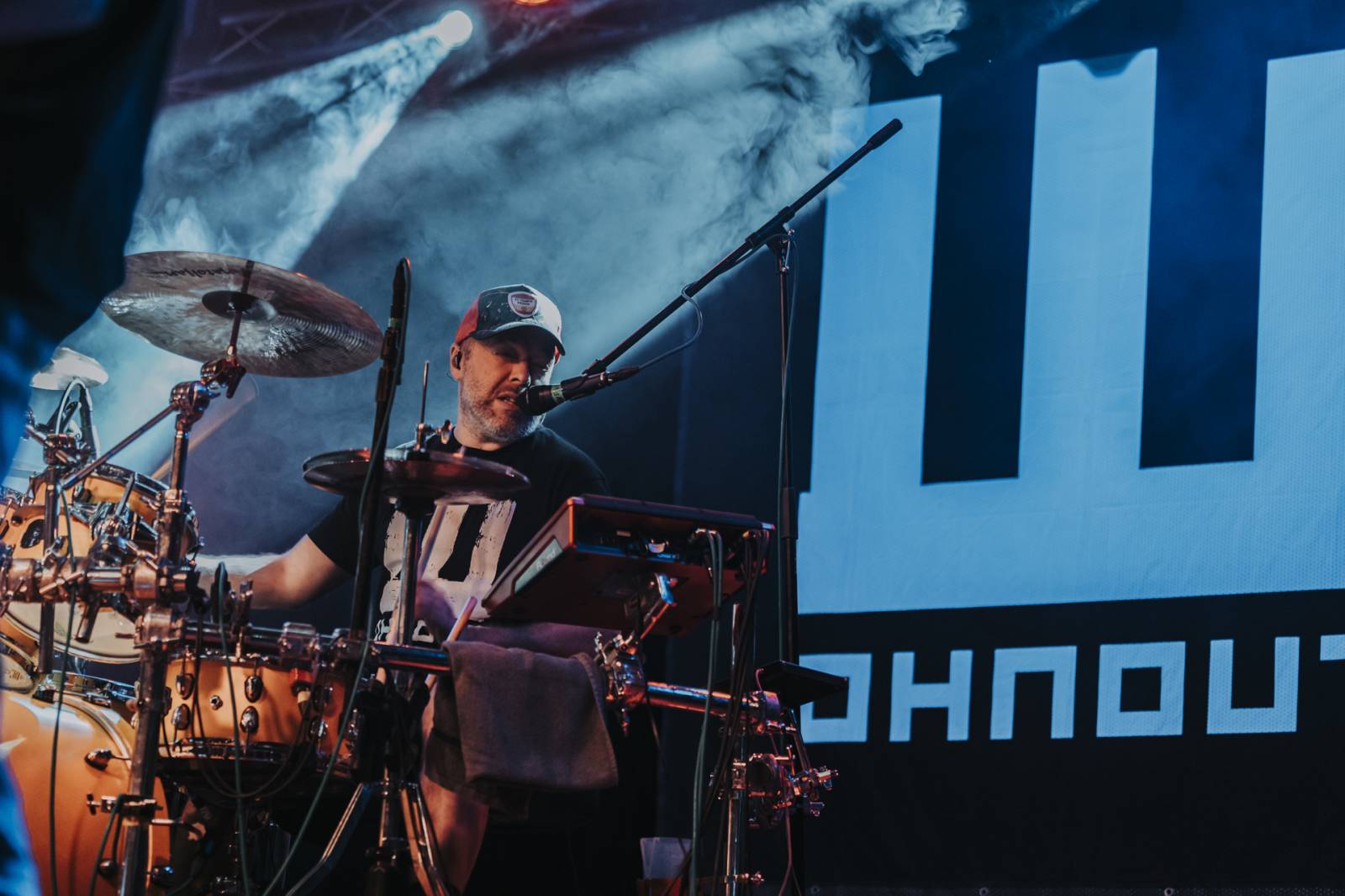 Wohnout zase elektricky. Kapela roztančila Plzeň, jejím hostem byli Resumé