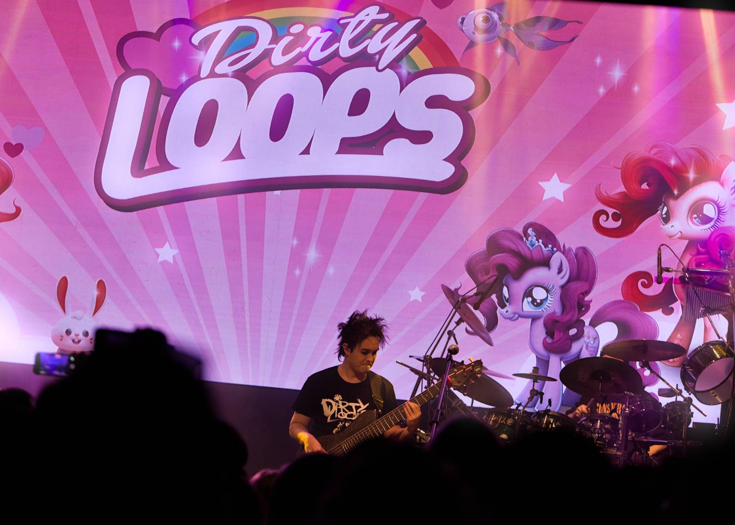 Dirty Loops odpálili v Lucerna Music Baru pořádnou nálož funku