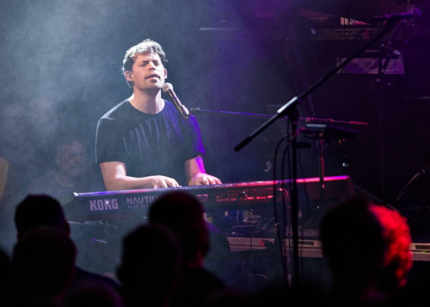 Dirty Loops odpálili v Lucerna Music Baru pořádnou nálož funku