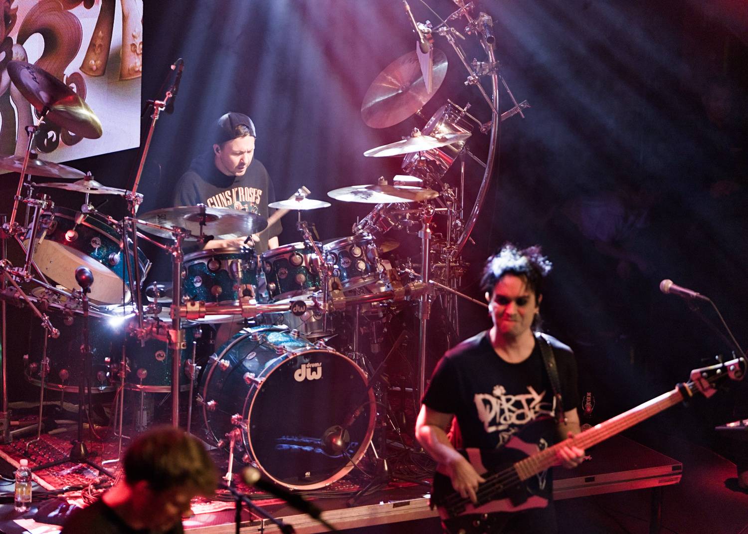 Dirty Loops odpálili v Lucerna Music Baru pořádnou nálož funku