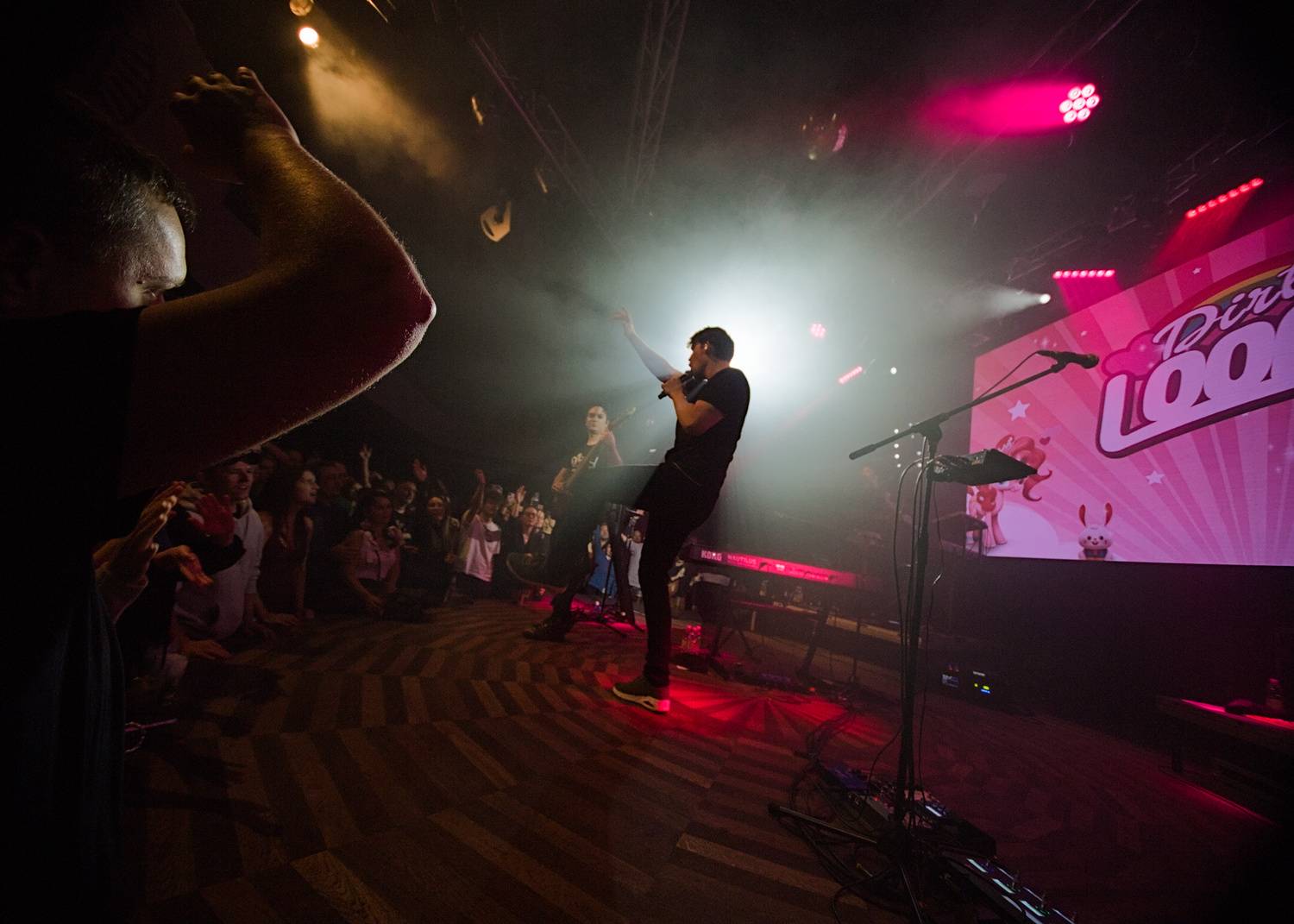 Dirty Loops odpálili v Lucerna Music Baru pořádnou nálož funku