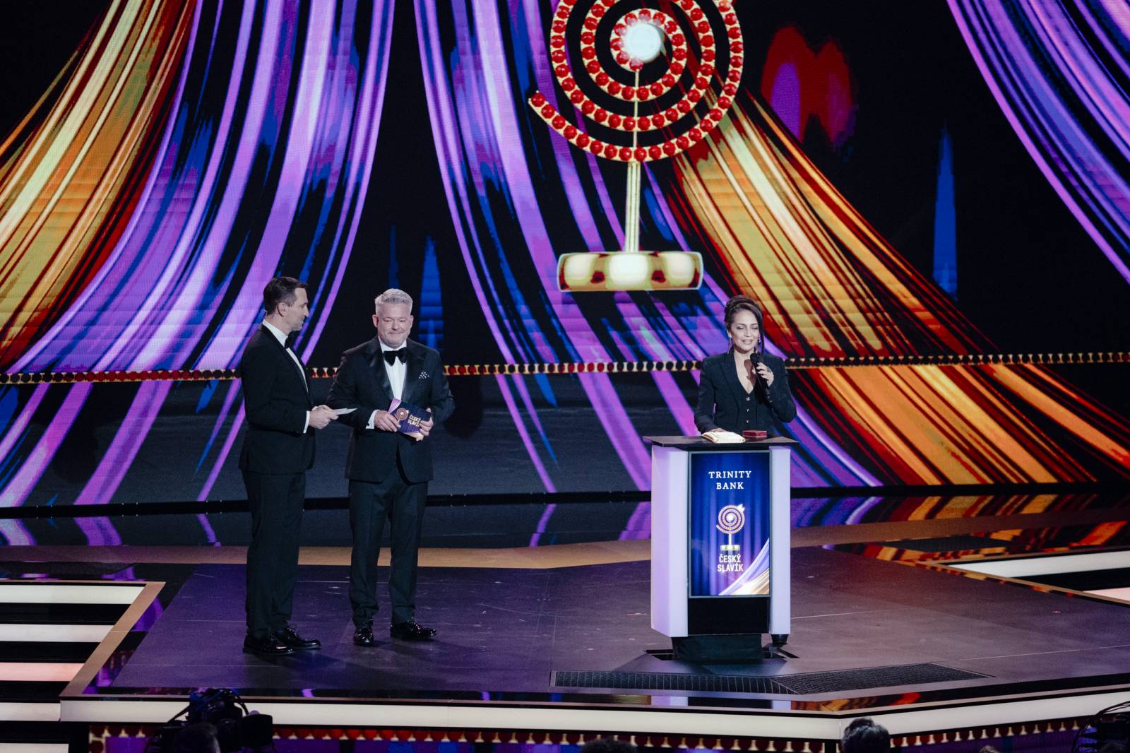 Absolutní slavicí se stala Ewa Farna. Vyhráli i Marek Ztracený a Kabát, bronzem překvapil Václav Noid Bárta