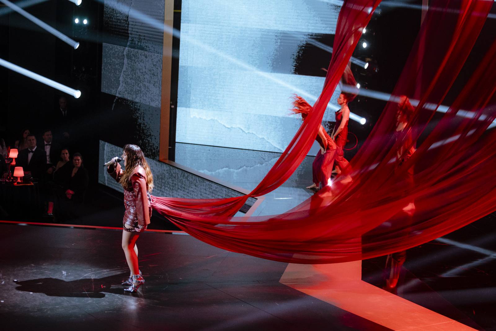 Absolutní slavicí se stala Ewa Farna. Vyhráli i Marek Ztracený a Kabát, bronzem překvapil Václav Noid Bárta