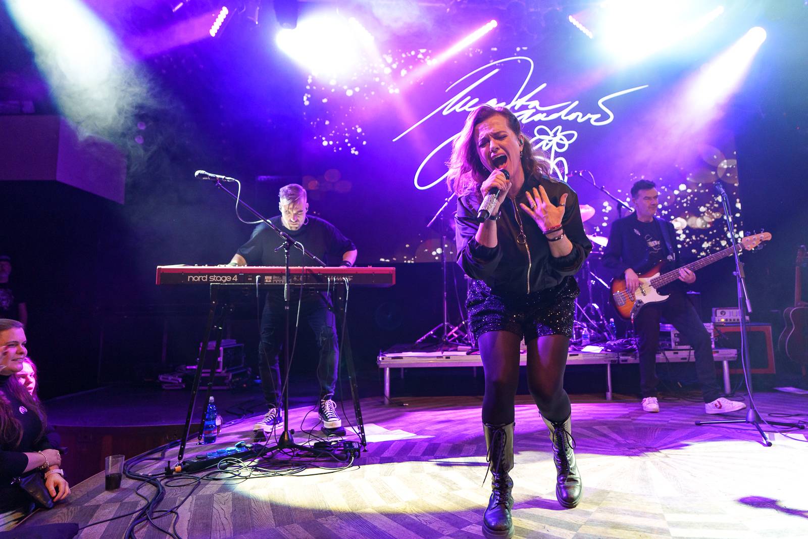 Živelná show, která nenechala nikoho v klidu. Takový byl koncert Marty Jandové v Lucerna Music Baru