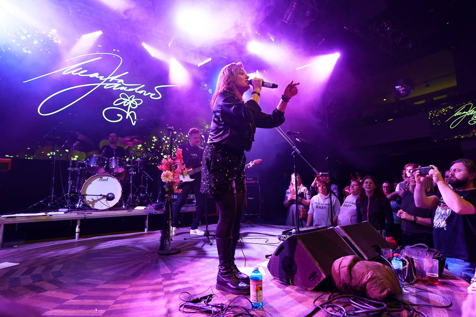 Živelná show, která nenechala nikoho v klidu. Takový byl koncert Marty Jandové v Lucerna Music Baru