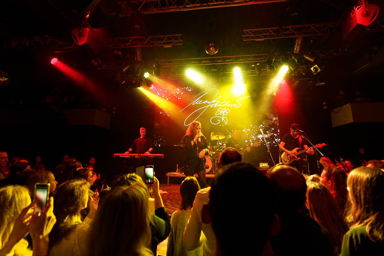 Živelná show, která nenechala nikoho v klidu. Takový byl koncert Marty Jandové v Lucerna Music Baru