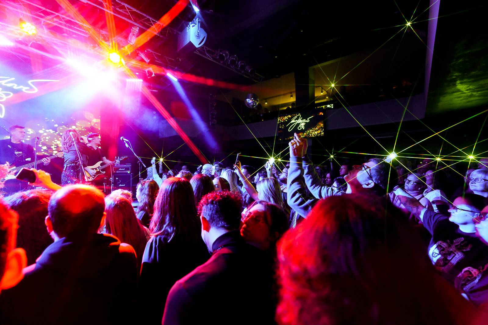 Živelná show, která nenechala nikoho v klidu. Takový byl koncert Marty Jandové v Lucerna Music Baru