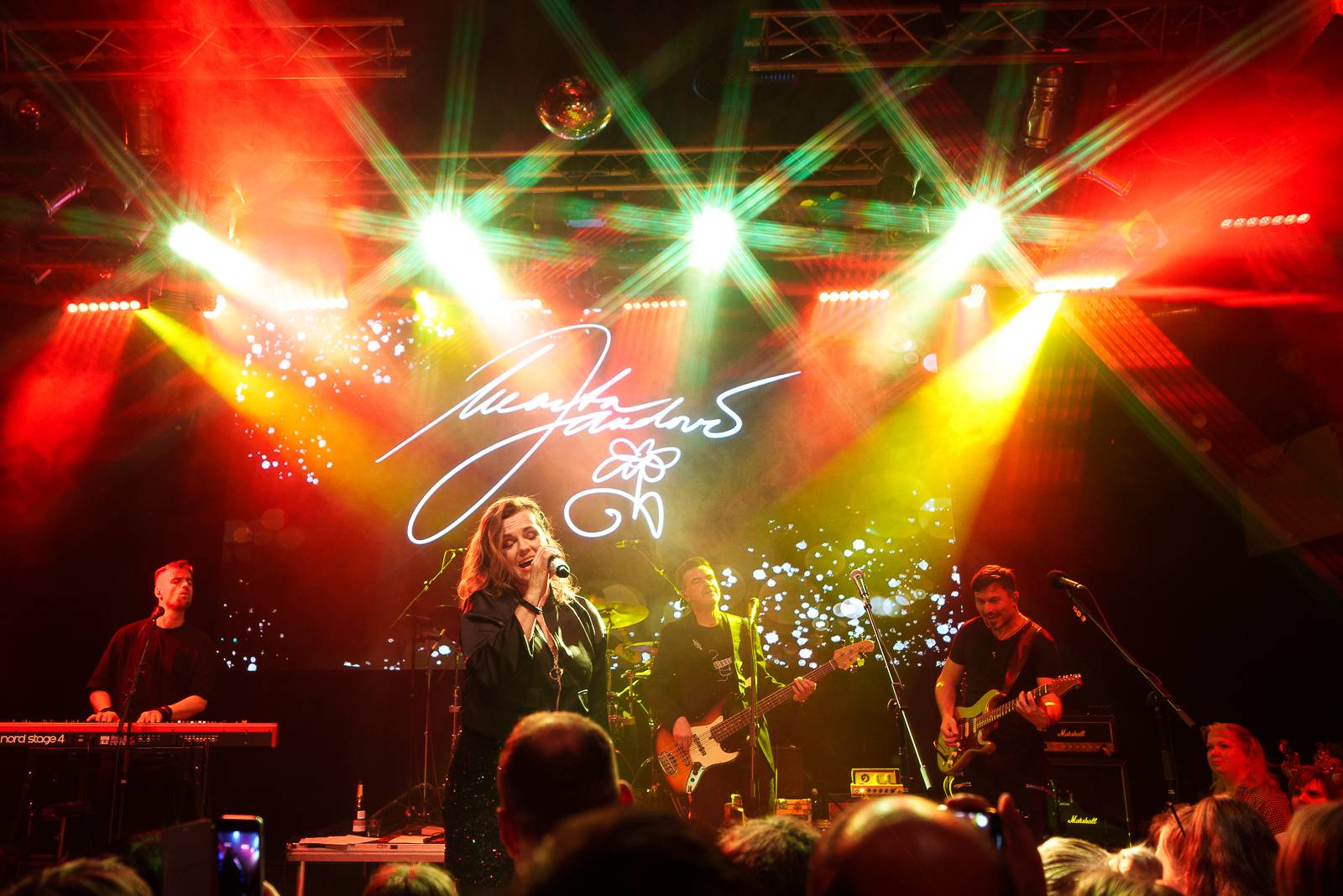 Živelná show, která nenechala nikoho v klidu. Takový byl koncert Marty Jandové v Lucerna Music Baru