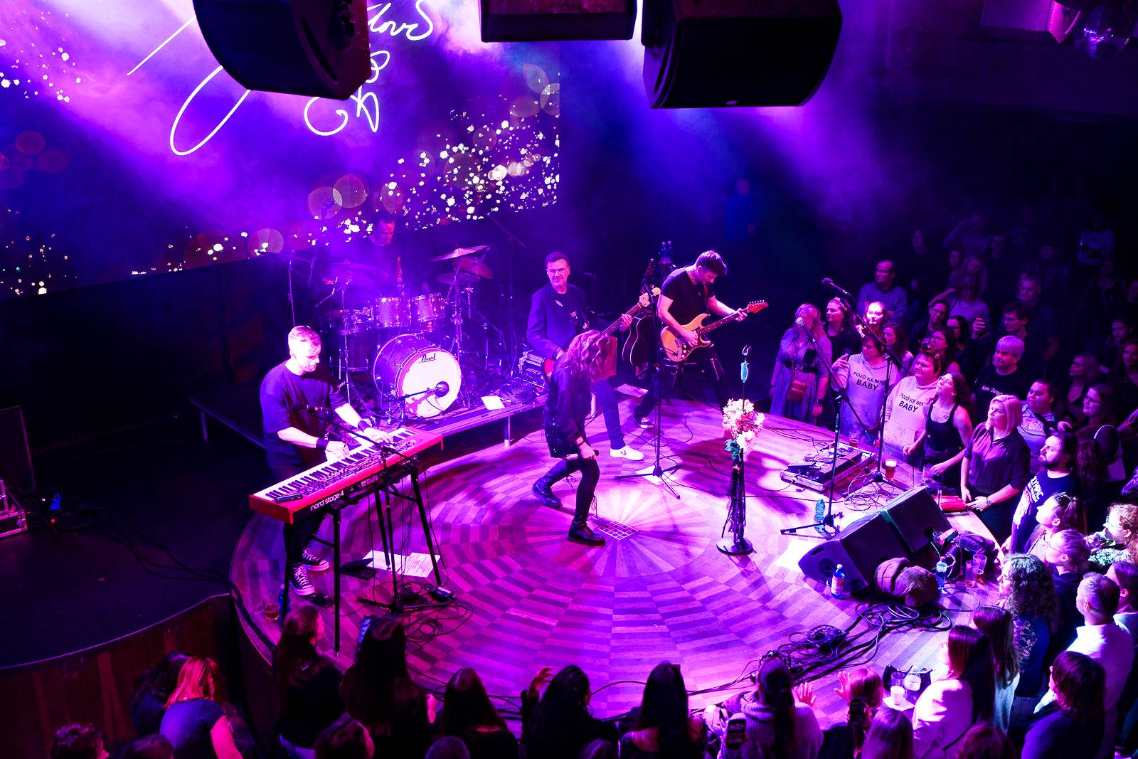 Živelná show, která nenechala nikoho v klidu. Takový byl koncert Marty Jandové v Lucerna Music Baru