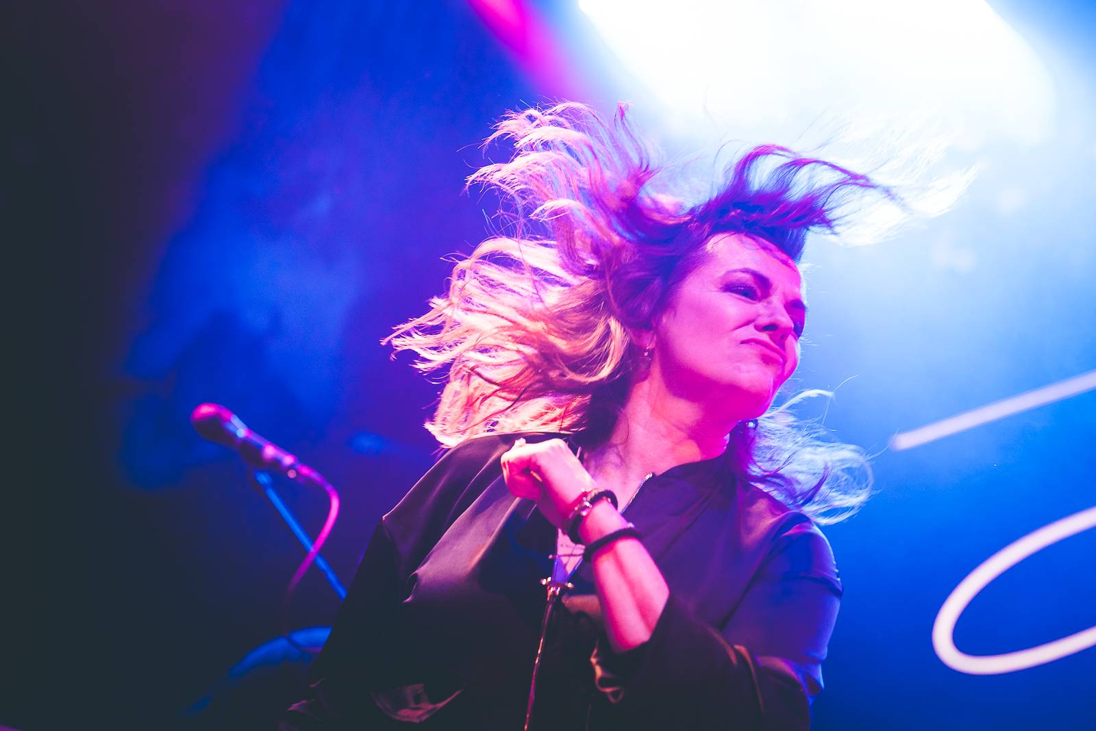 Živelná show, která nenechala nikoho v klidu. Takový byl koncert Marty Jandové v Lucerna Music Baru